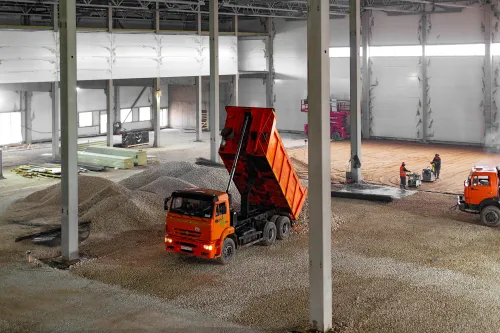 На складском комплексе «Лихачевский» закончен монтаж кровли и ограждающих конструкций