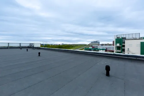 В строящемся корпусе для НИИ МИКРОПРИБОРОВ закрыт тепловой контур здания