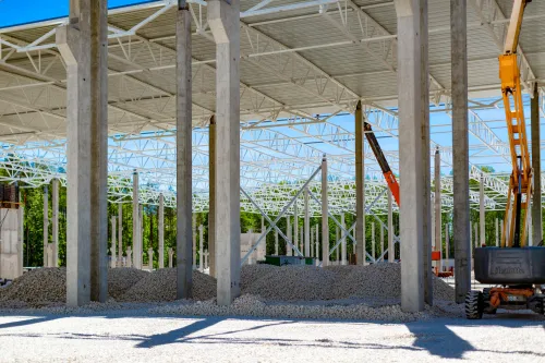 На строящемся в Балашихе заводе«Тайм» начат монтаж фасадных панелей