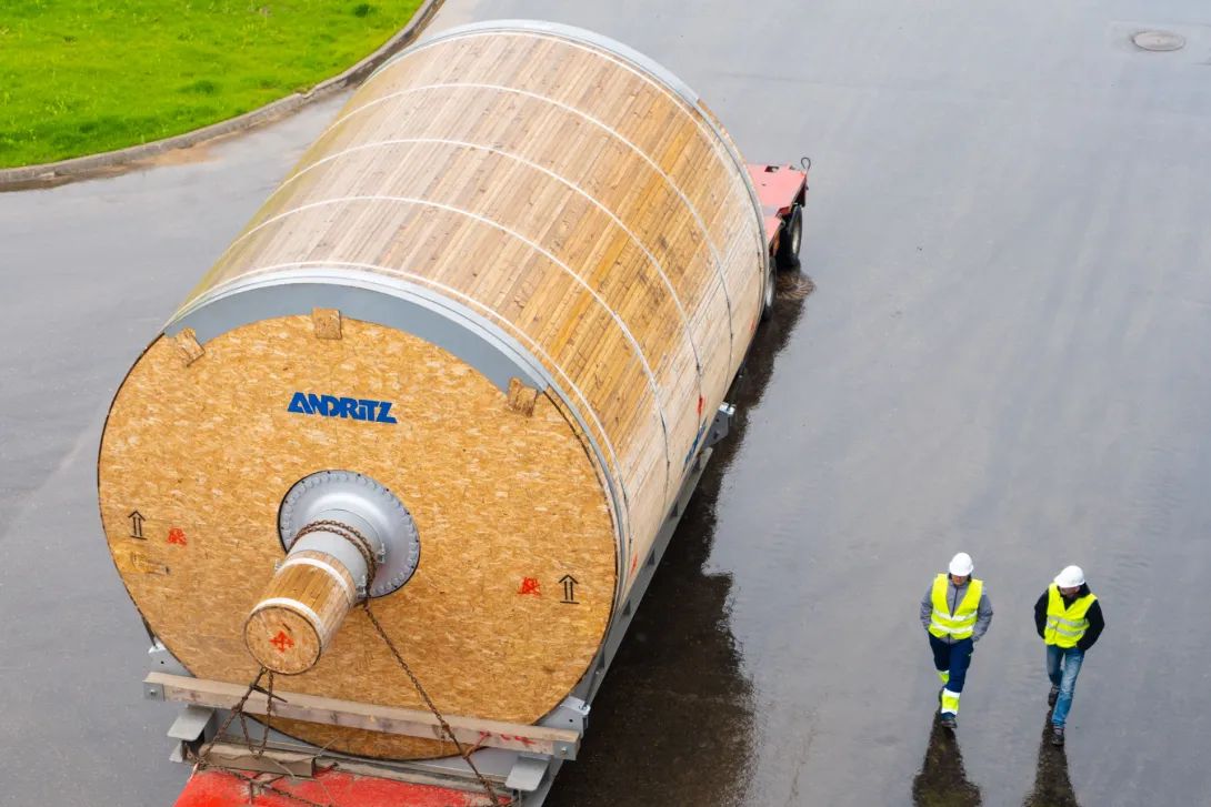 На строящемся в Калужской области заводе санитарной бумаги «Архбум Тиссью Груп» установлен ключевой элемент бумагоделательной машины